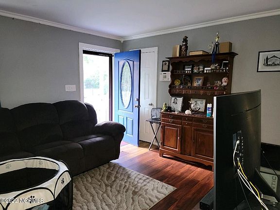 5th image of 1104 Meadowbrook Dr