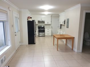 6951 Adair St, Burnaby, BC V5B2W8