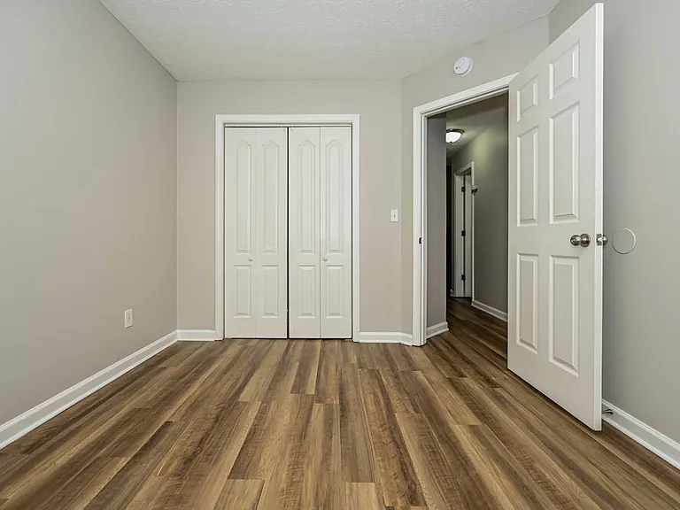 337 Autumn Lake Dr — Photo 17