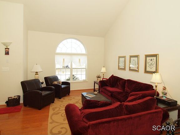 3rd image of 37468 Oliver Dr