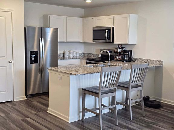 4th image of 3706 Malvern Rd