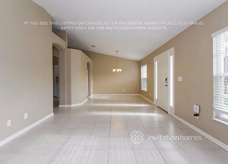 3228 N Biscayne Dr — Photo 4