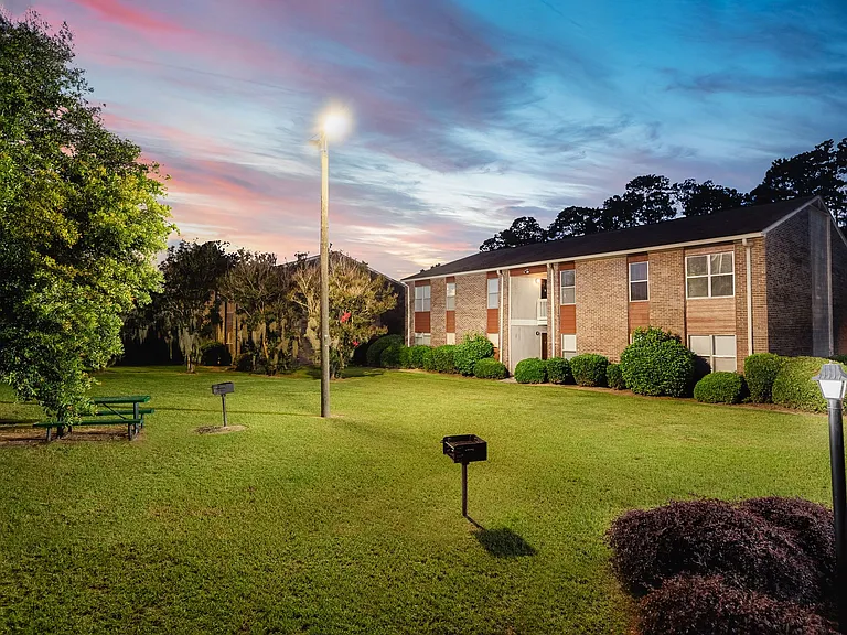 Turtle Creek Apartments — Photo 14