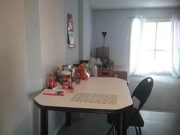 5th image of 212 Westcourt Pl #14