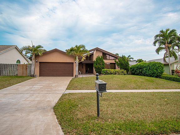 2nd image of 21566 Arbor Way