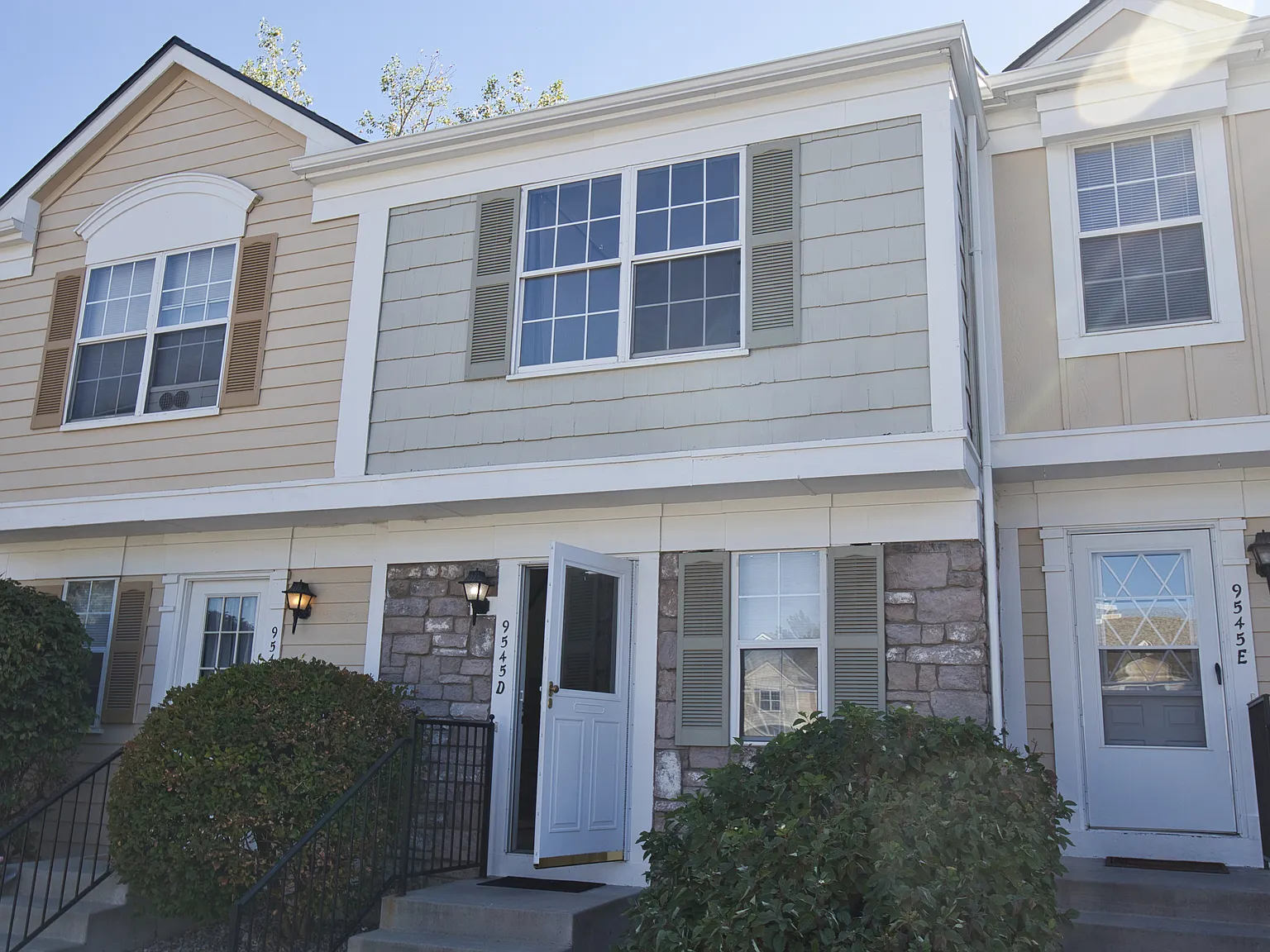 2 bed, 1150 sqft, $1,950 — Photo 1