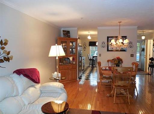 1st image of 816 Thayer St