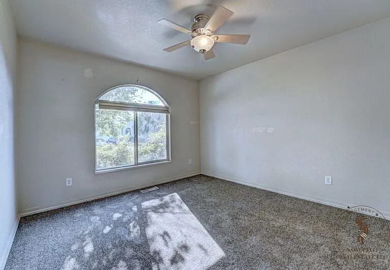 661 McCaldon Way — Photo 8