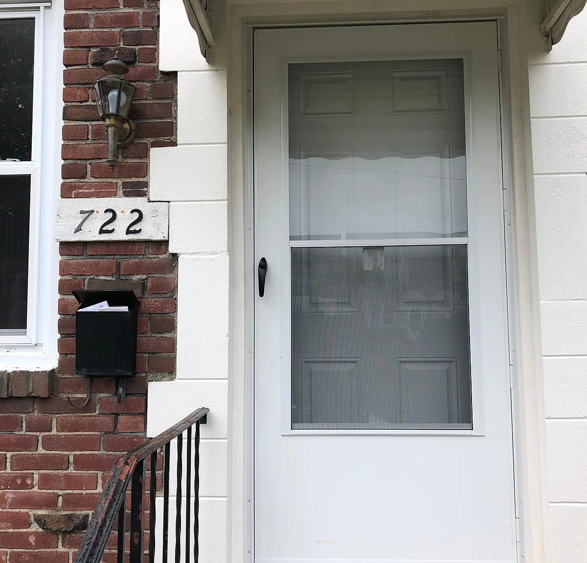 722 Rively Ave — Photo 1