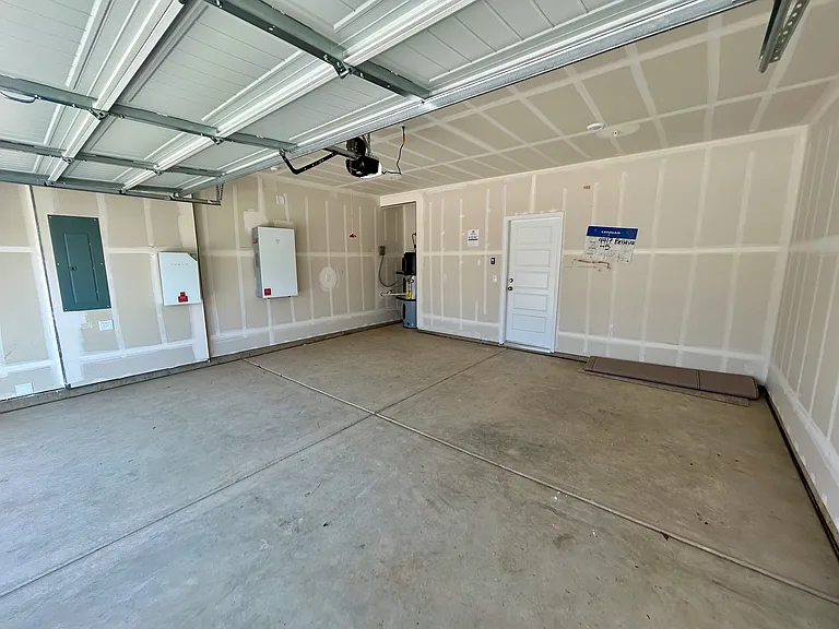 4417 Bellaire Ave — Photo 23