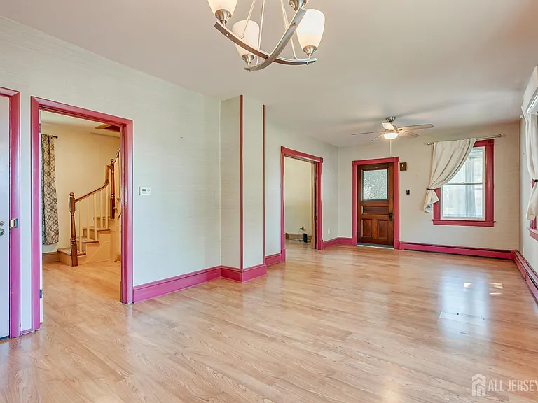 10 Jeff St — Photo 20