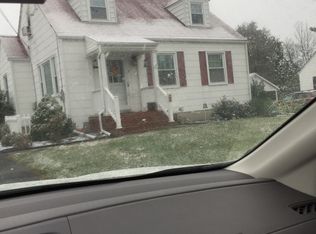 3 Kinderhook Dr, Poughkeepsie, NY 12603