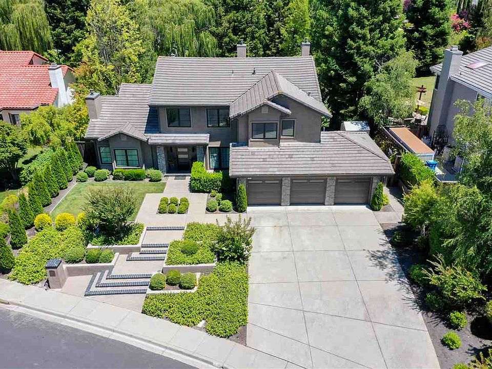 1st image of 92 Woodranch Cir