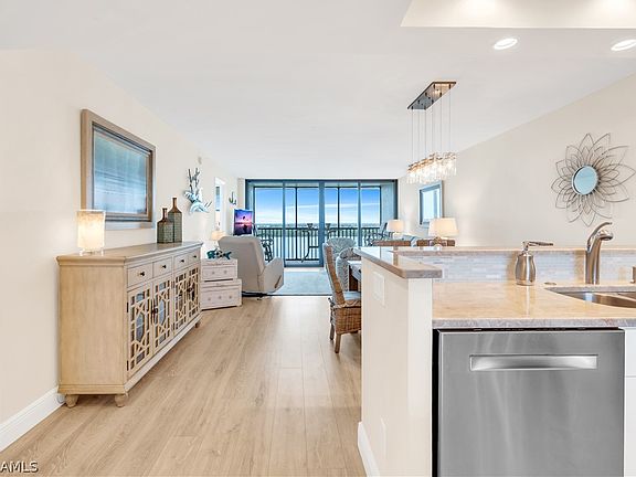 2nd image of 4223 Bay Beach Ln APT C4