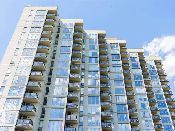 10149 Saskatchewan Dr NW #509, Edmonton, AB T6E 6B6