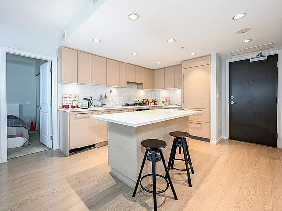 3rd image of 6700 Dunblane Ave #1605