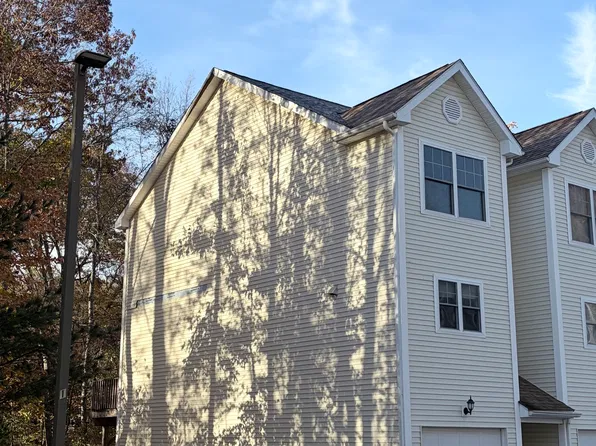 527 West Thames Street #2, Norwich, CT 06360