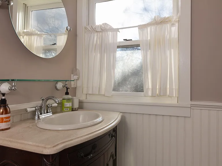 323 Green Hill Rd — Photo 16