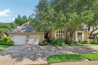 Fairlakes Dr-S0509-001.jpg