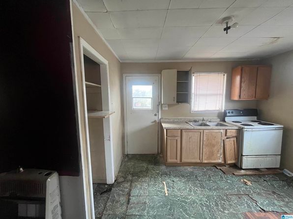 1812 Crescent Ave, Bessemer, AL 35020