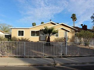 3136 Glenhurst Dr, Las Vegas, NV 89121