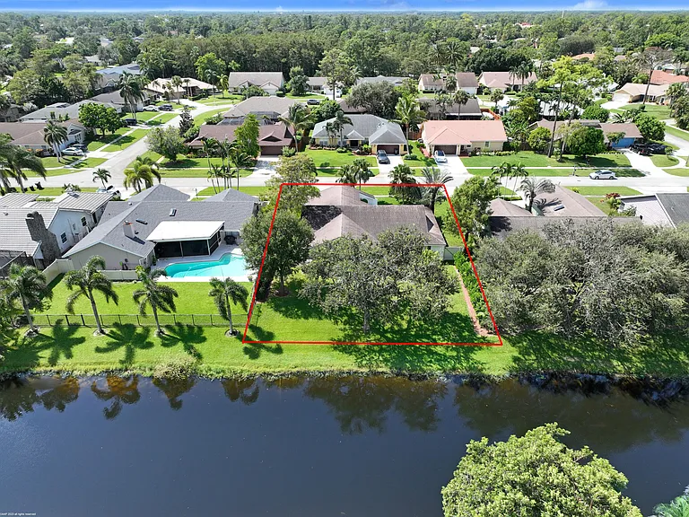 13781 Barberry Dr — Photo 18