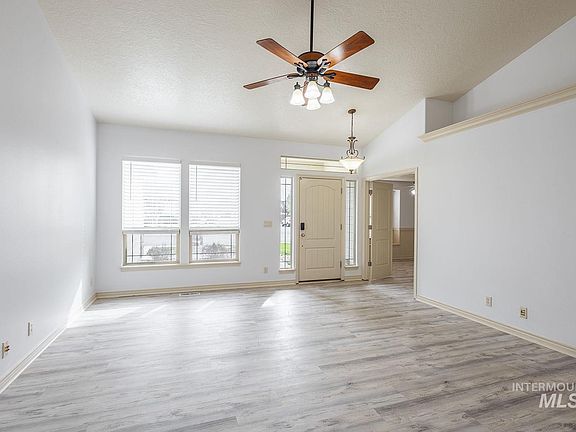 5th image of 4227 N Rhodes Ave
