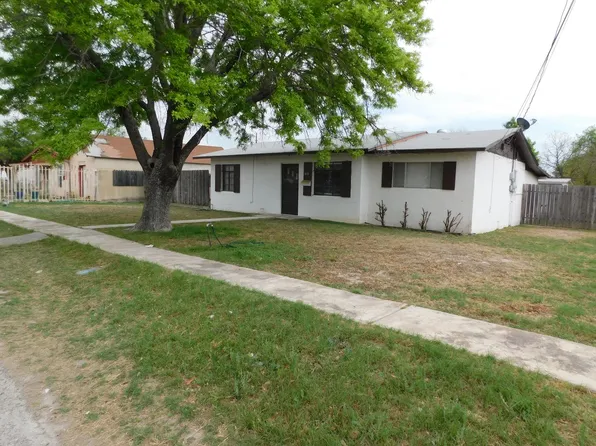 610 W 7th St, Del Rio, TX 78840