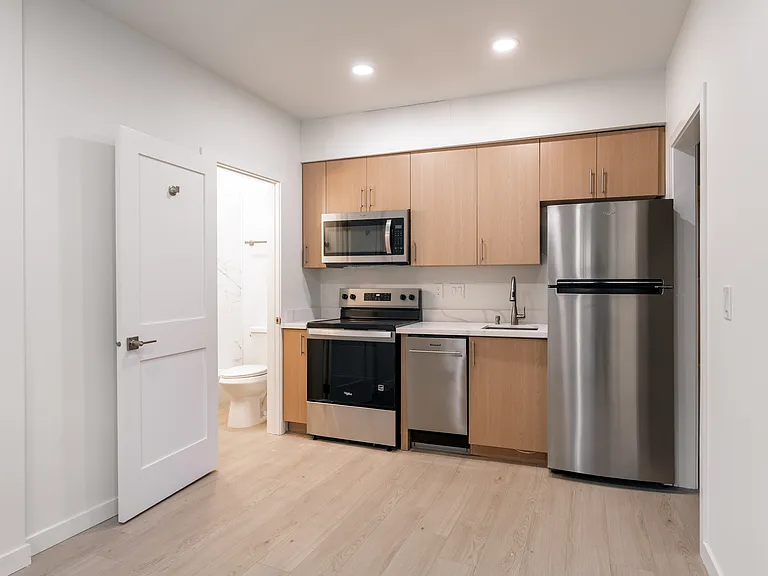 8623B 8th Ave SW #B — Photo 6