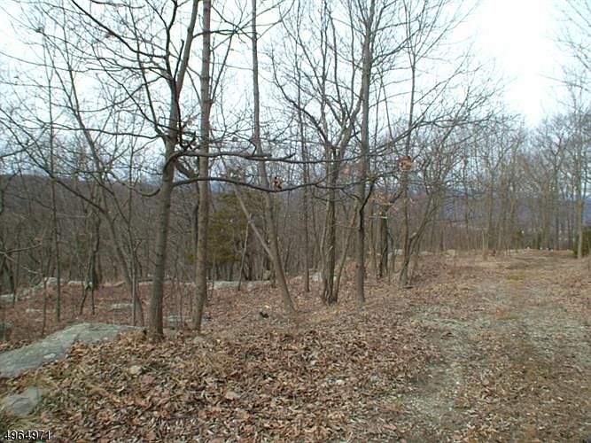 2nd image of 13 Hidden Valley Dr