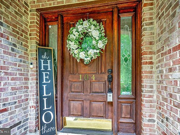 3rd image of 104 Dent Rd