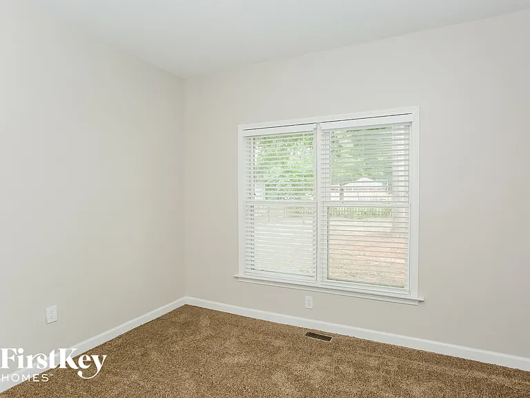 376 Stonehaven Ct SW — Photo 11