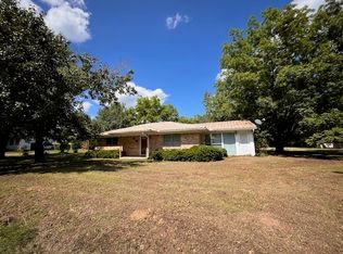 180 Nacogdoches St, Reklaw, TX 75784