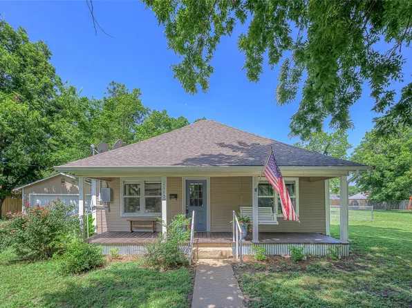1305 14th St, Honey Grove, TX 75446