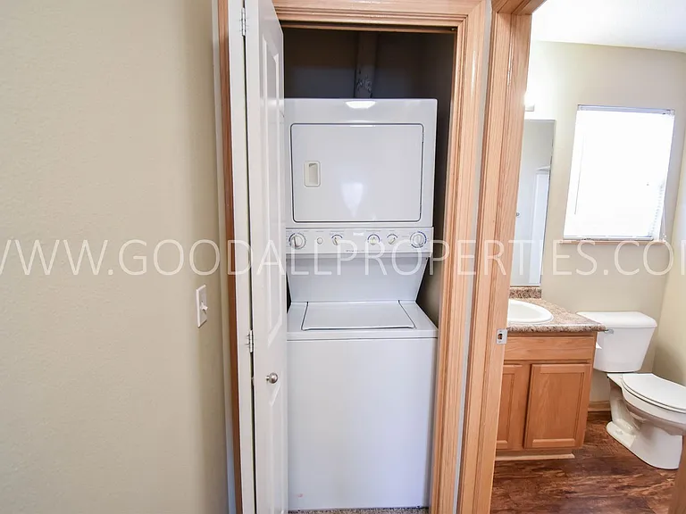 15404 Townsend Ave — Photo 23