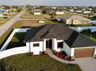 1413 NE 2nd Place Cpe, Coral, FL 33909