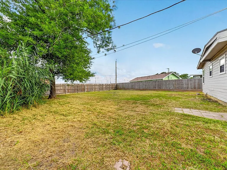 929 Ashland Dr — Photo 27