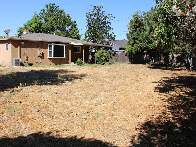5399 Whittier Dr — Photo 28