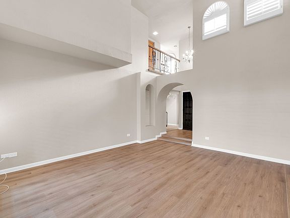 4th image of 10805 N 9th Pl #10805