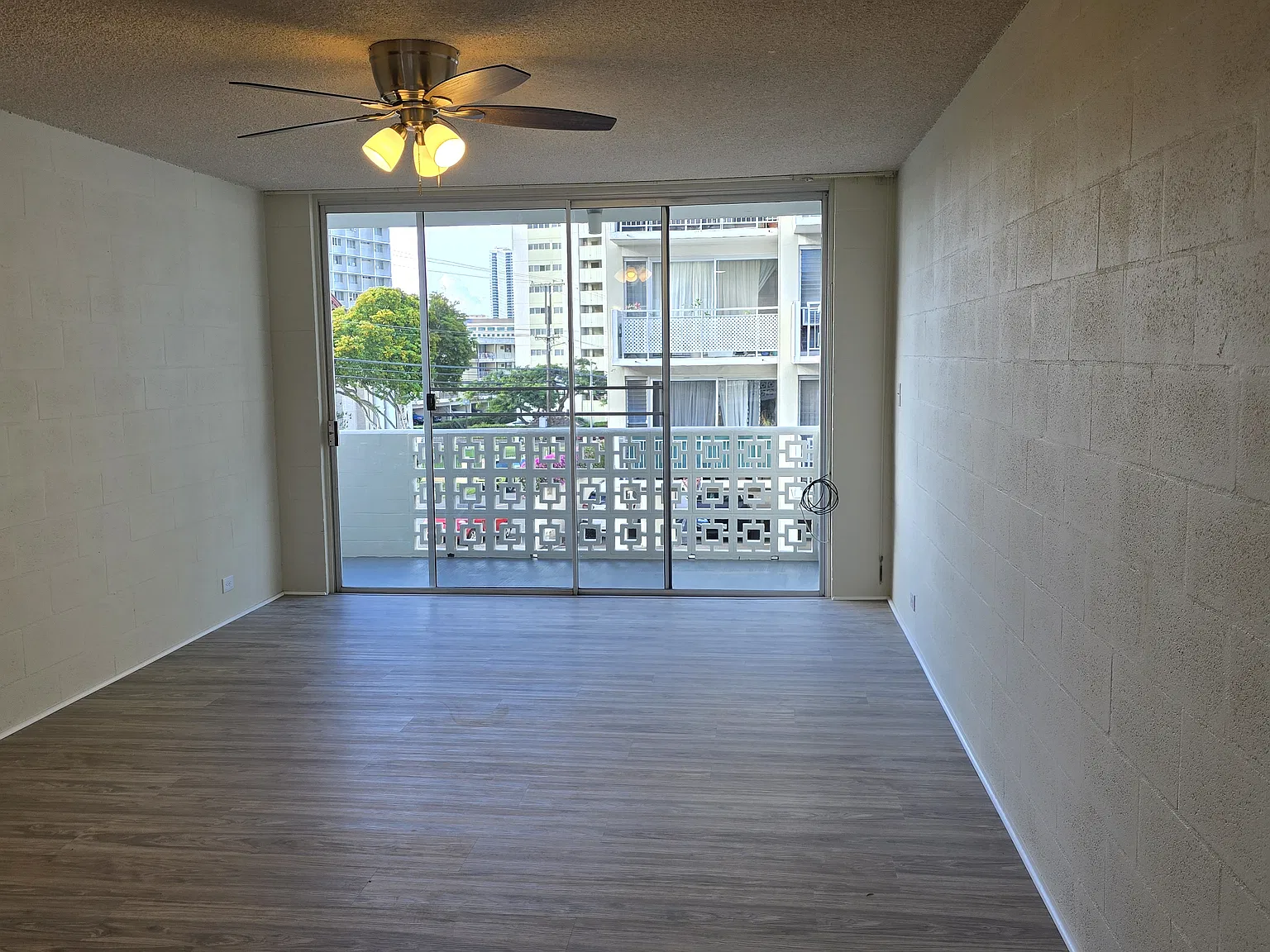 2 bed, 800 sqft, $2,000 — Photo 3