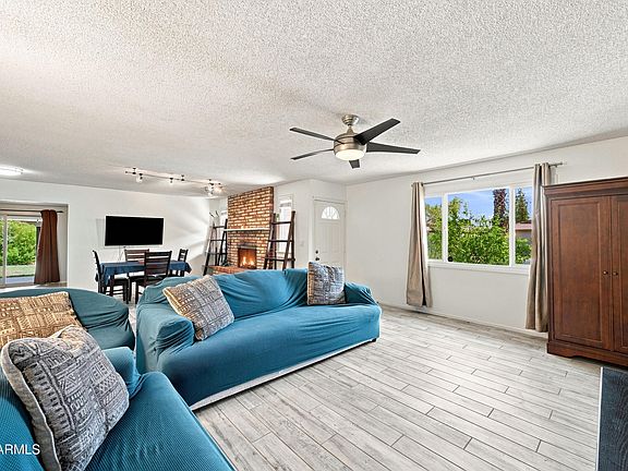 3rd image of 604 E DUNBAR Drive