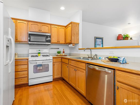 3rd image of 10563 NE Kingston Meadows Circle