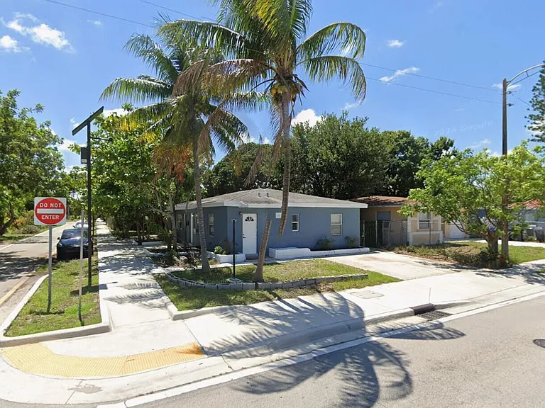 1501 N Andrews Ave — Photo 1