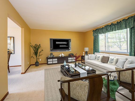 4th image of 315 Estates Dr