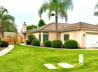 137 Twins Ct, Reedley, CA 93654