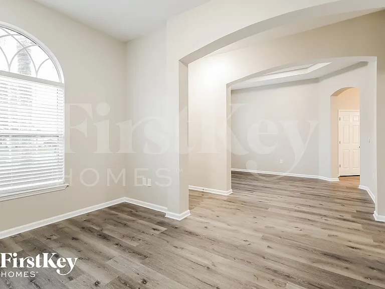 552 N Bridgestone Ave — Photo 5