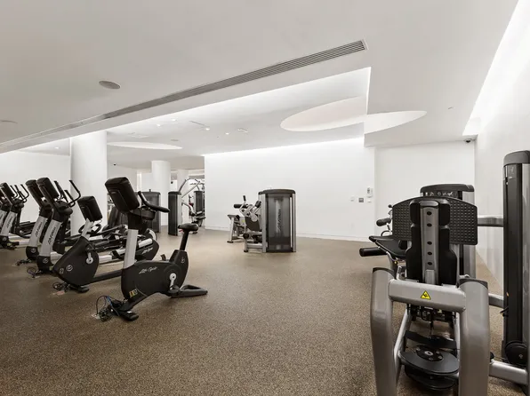 400 Park Avenue South image 20 of 24