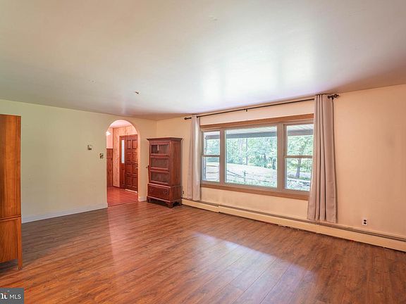 3rd image of 1535 Fieldwood Rd
