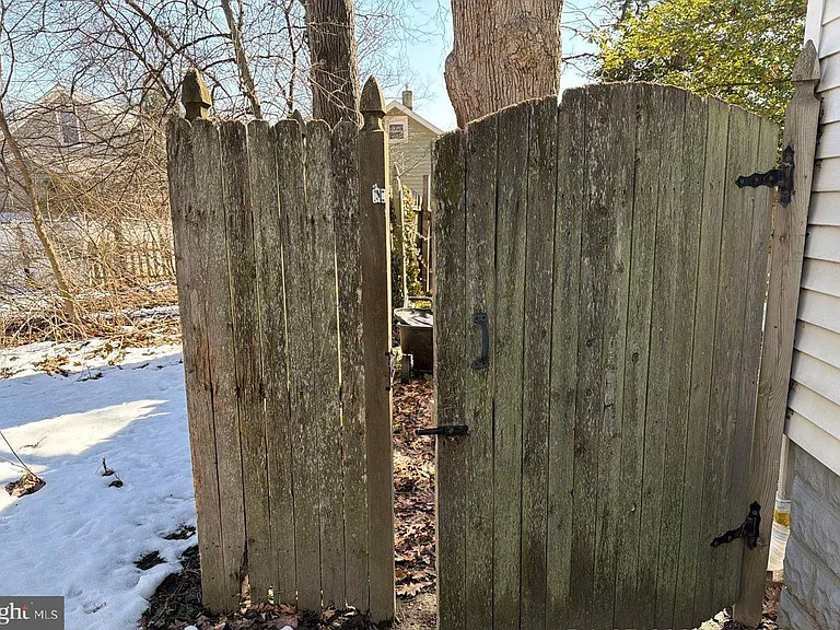 244 Mansion Ave — Photo 22