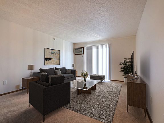 Fargo, ND Eagle Run Apartments | Living